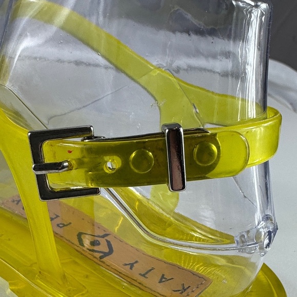 Katy Perry Collection Yellow Lemmon Jelly Sandals - Picture 8 of 9